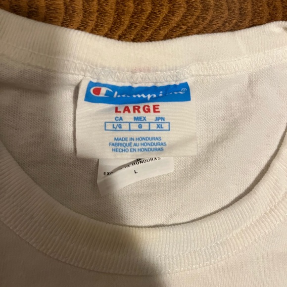 Champion shirt with felt logo - Picture 2 of 3